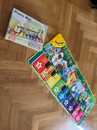 Alfombra Piano Bebés +1 Año nuevo en su caja.
