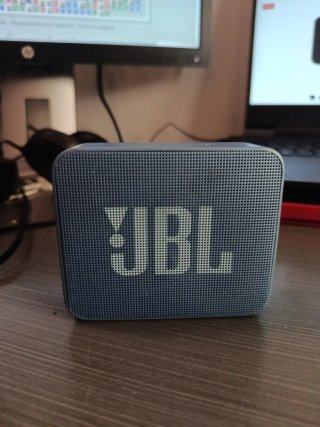 Altavoz JBL go essential azul