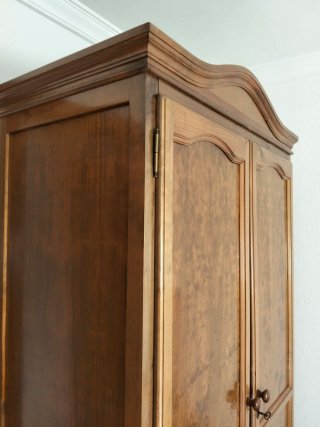 Armario ropero de madera