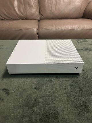 Xbox One S All Digital 1TB + Mando
