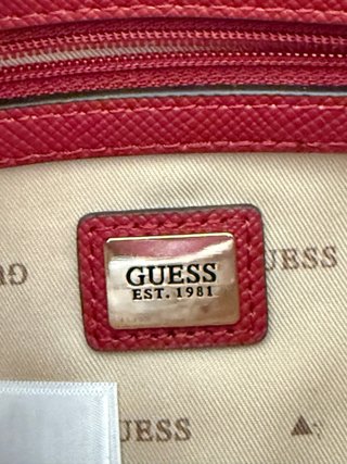 Bolso Guess Rojo AUTENTICO, NUEVO A ESTRENAR!!!
