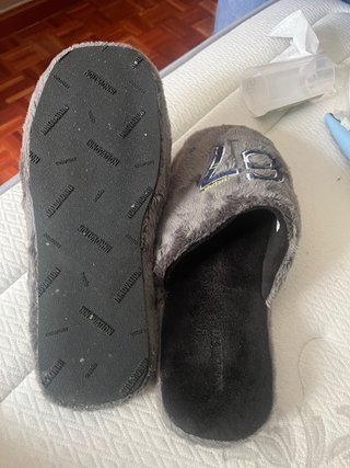 Zapatillas de casa grises de peluche