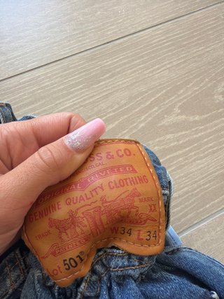 Shorts di jeans strappati