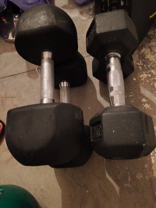 Set de Pesas: Barra, Discos y Mancuernas