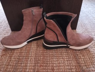 Botines XTI Marrones y Negros