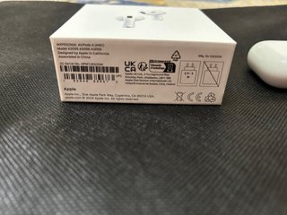 Apple AirPods 4 con Cancelación de Ruido