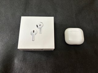 Apple AirPods 4 con Cancelación de Ruido