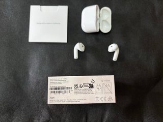 Apple AirPods 4 con Cancelación de Ruido