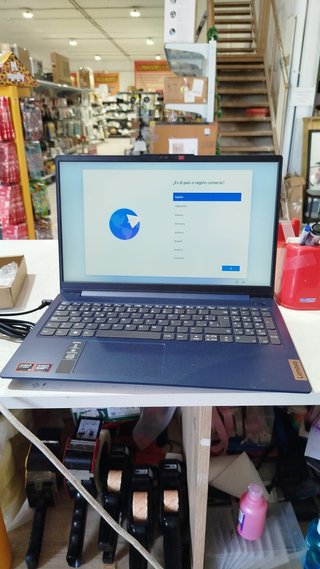 Lenovo IdeaPad Slim 3 15AMN8 15.6'' Azul