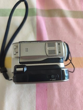 Videocámara JVC con funda y caja