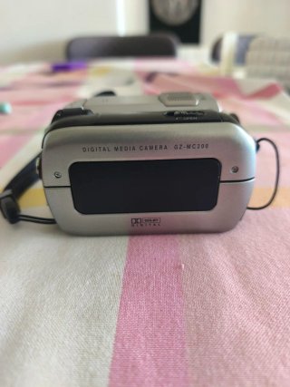 Videocámara JVC con funda y caja