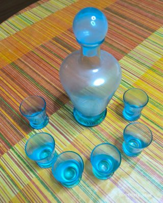Set bottiglia con 6 bicchierini