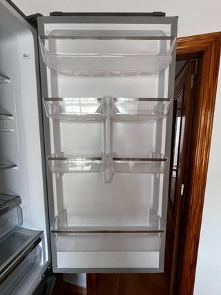 Frigorífico con Congelador, marca Midea