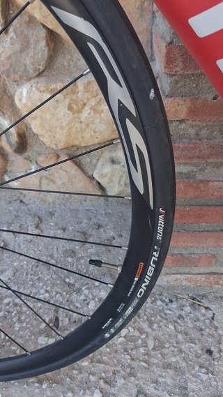 Bicicleta de carretera BMC Roja