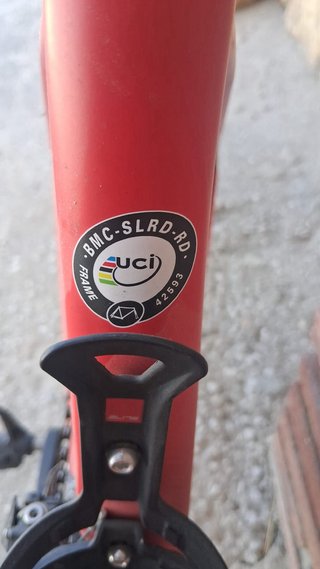 Bicicleta de carretera BMC Roja