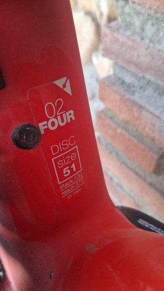 Bicicleta de carretera BMC Roja