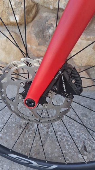 Bicicleta de carretera BMC Roja