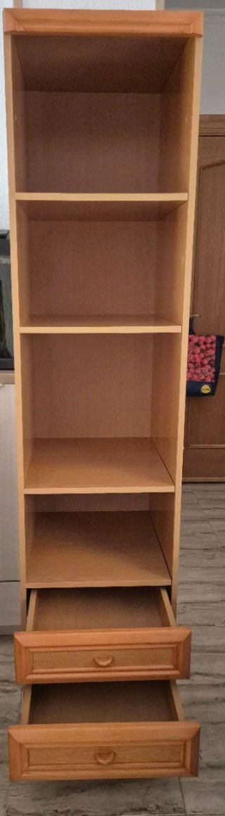 Estantería de madera no desmontable