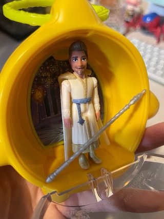 Figura Estrella Wish Disney con personaje interior