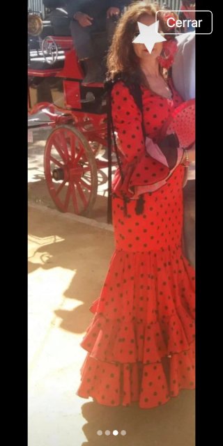 Traje de flamenca rojo con lunares negros