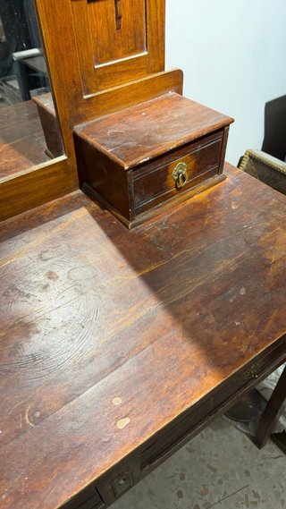 Mueble entrada rustico con espejo muy antiguo