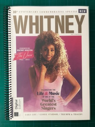 Revista encuadernada en inglés de Whitney Houston