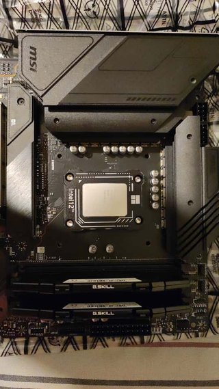 MSI MAG Z690 Tomahawk WiFi DDR4