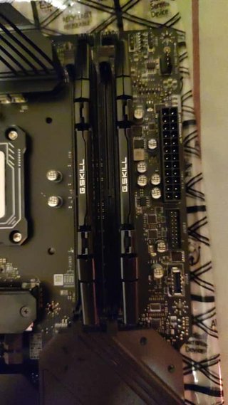 MSI MAG Z690 Tomahawk WiFi DDR4