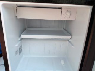 Nevera UniversalBlue con Congelador 46L
