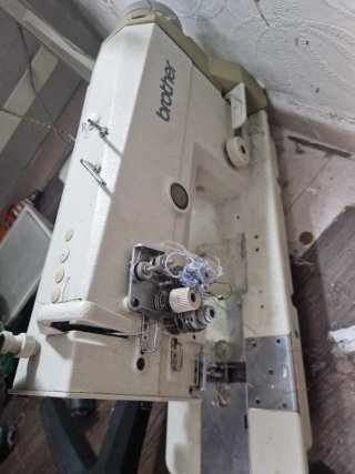 Máquina de Coser Industrial Brother
