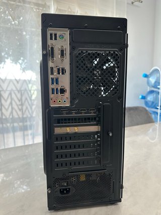 PC Gaming Nfortec + monitor + teclado y ratón