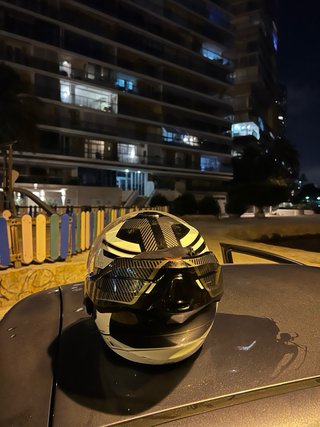 Casco de moto negro