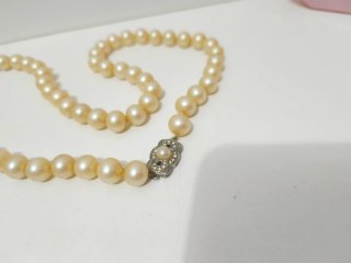 Collar y Pendientes de Perlas y Oro