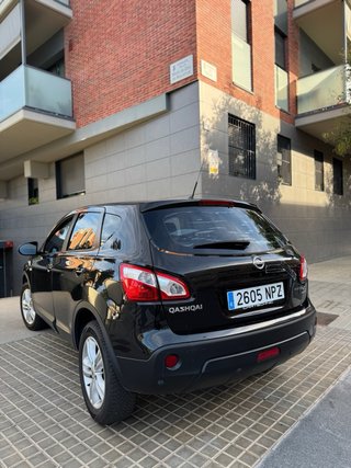 NISSAN QASHQAI CON PEGATINA AMBIENTAL OCASION