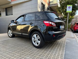 NISSAN QASHQAI CON PEGATINA AMBIENTAL OCASION