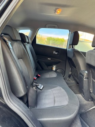 NISSAN QASHQAI CON PEGATINA AMBIENTAL OCASION