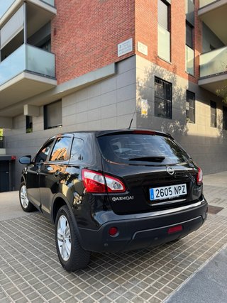 NISSAN QASHQAI CON PEGATINA AMBIENTAL OCASION