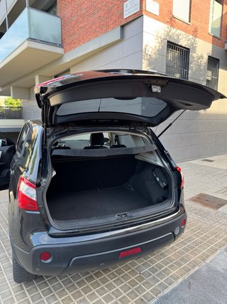 NISSAN QASHQAI CON PEGATINA AMBIENTAL OCASION
