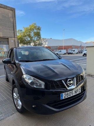 NISSAN QASHQAI CON PEGATINA AMBIENTAL OCASION