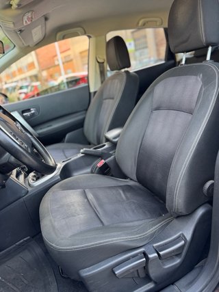 NISSAN QASHQAI CON PEGATINA AMBIENTAL OCASION