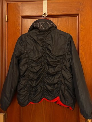 Chaqueta DKNY reversible negra y roja