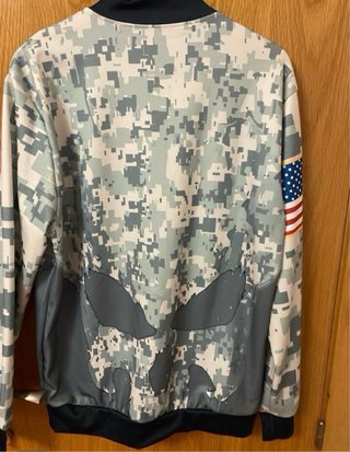 Chaqueta chándal camuflaje militar