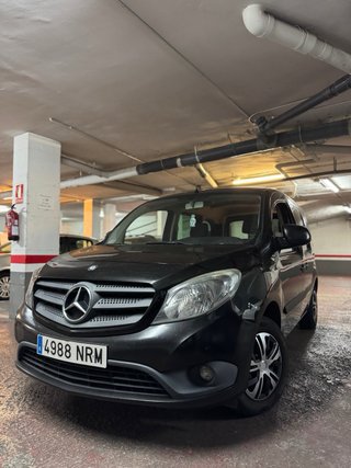 Mercedes TURISMO 2014 POCOS KMS CON PEGATINA