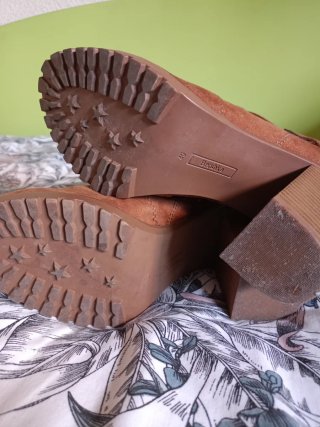 Botines de ante Marrones con tacón