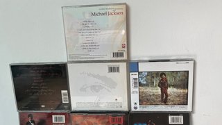 Lote 16 CDs Michael Jackson. Perfil solidario