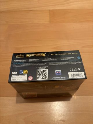 Caja de Entrenador Élite Pokémon Megaevolución