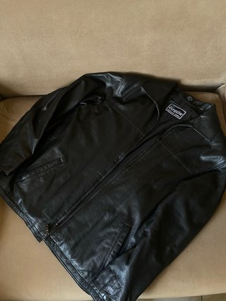 Chaqueta de Piel Negra Özgür
