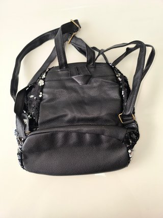 Mochila mini lentejuelas negra y plateada