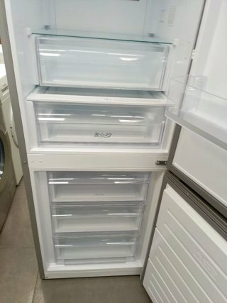 Nevera marca Zanussi 185/60cm clase E con garantia