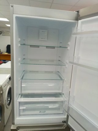 Nevera marca Zanussi 185/60cm clase E con garantia